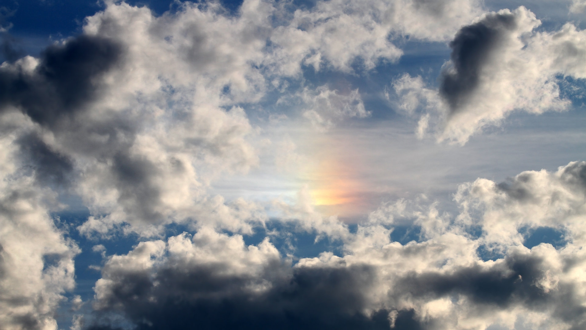 英超巅峰竞技：激烈比拼，精彩纷呈，英超榜首之争